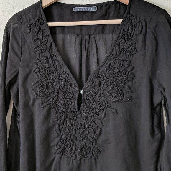 Velvet Black V-Neck Embroidered Lightweight Travel Summer Top Crochet Small S - Picture 6 of 7